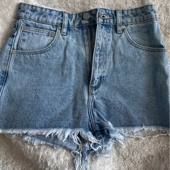 Hello Molly High Rise Jean Short NWT - Picture 4 of 4